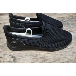 Skechers Go Walk 5 mesh Womens 7.5 Black Athletic Walking Slip On Shoes Sneaker